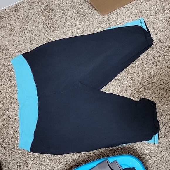 Lane Bryant Pants - 22/24 work out Capri leggings. Blue abs black.
